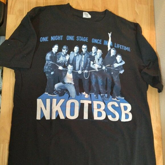 New Kids On The Block 2011 Tour T-Shirt - Picture 1 of 9